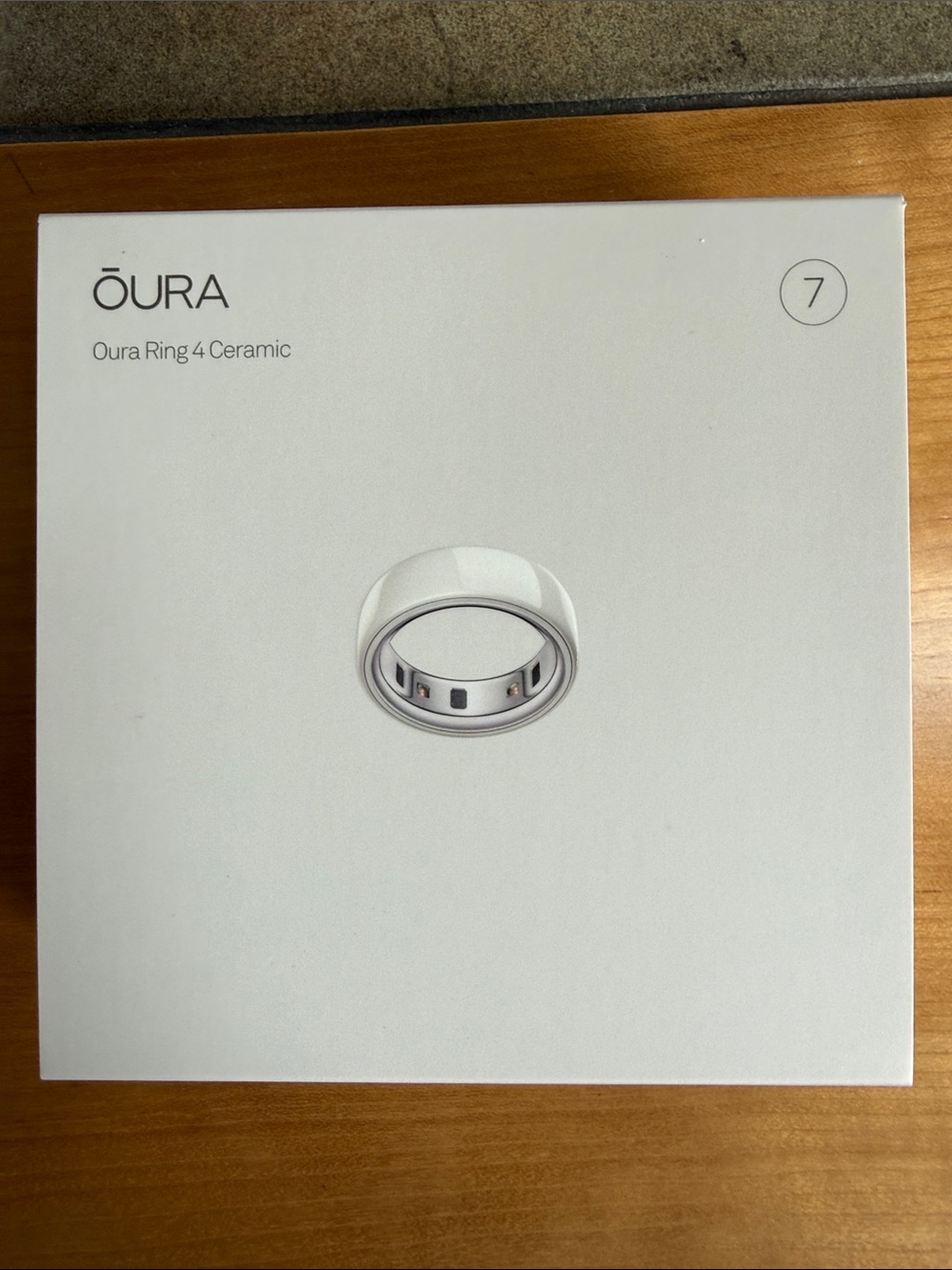 Oura Ring 4 Ceramic — Cloud White with Silver Inner Band